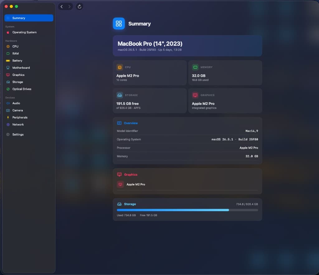 AppleJuice live system dashboard showing CPU, memory, storage and graphics on a MacBook Pro